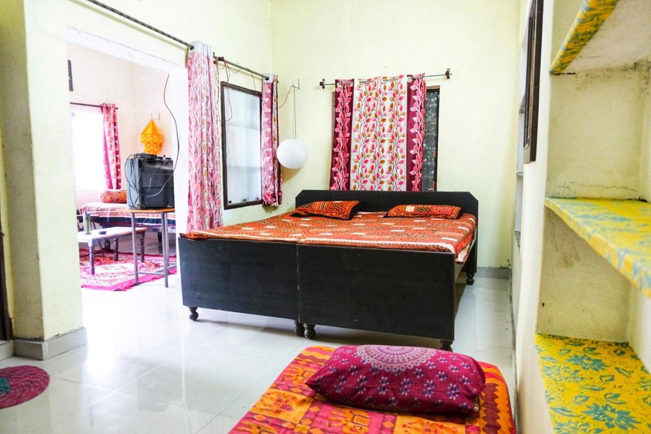 Nadya Homestay For Female & Family ชัยปุระ ภายนอก รูปภาพ