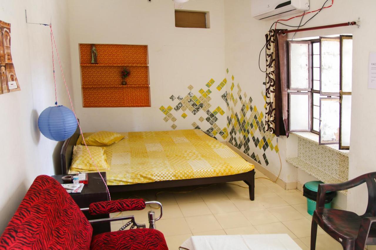 Nadya Homestay For Female & Family ชัยปุระ ภายนอก รูปภาพ