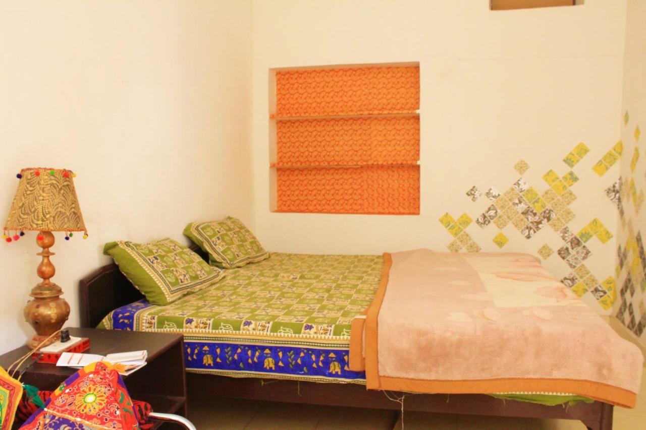 Nadya Homestay For Female & Family ชัยปุระ ภายนอก รูปภาพ