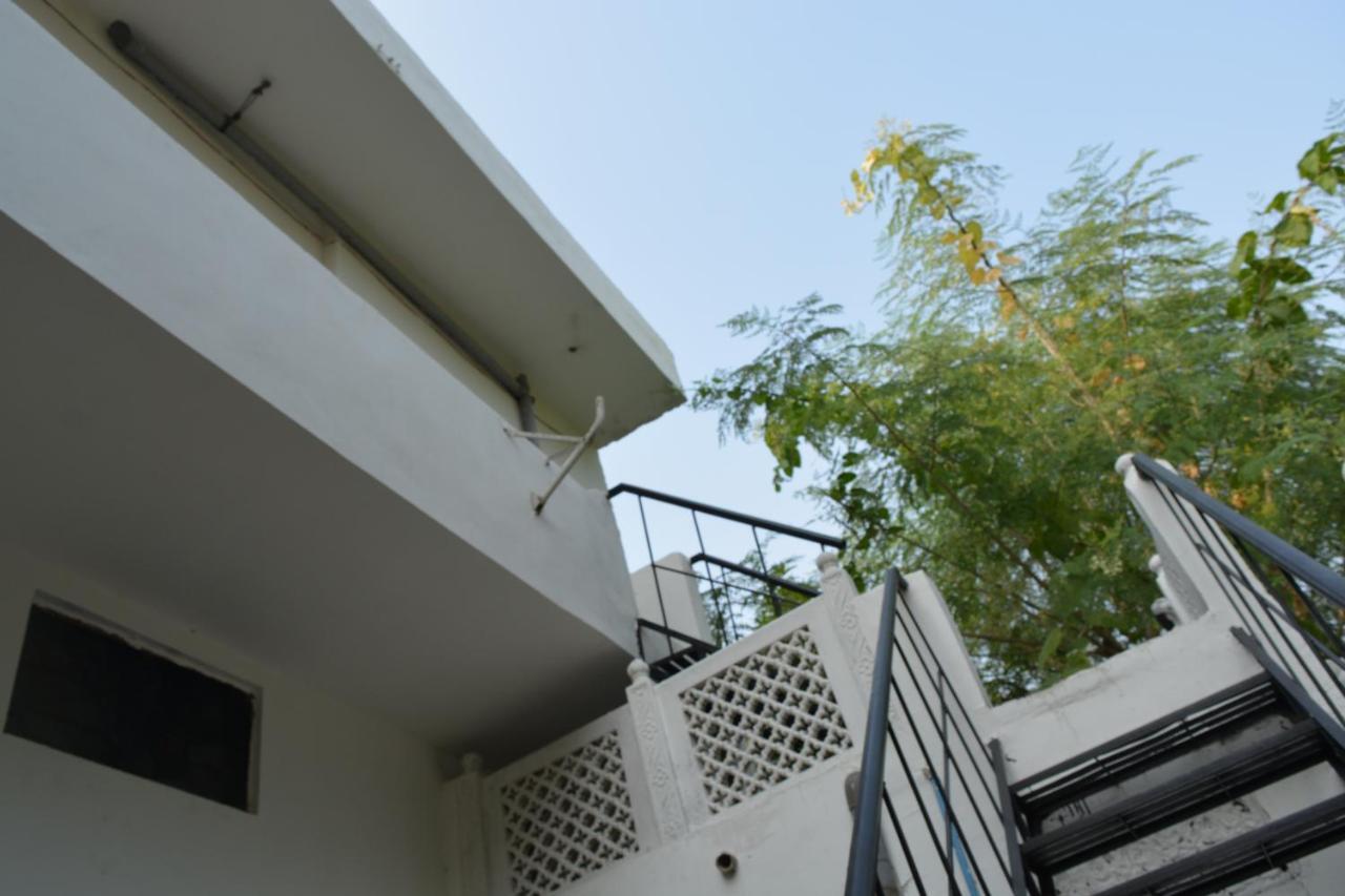 Nadya Homestay For Female & Family ชัยปุระ ภายนอก รูปภาพ