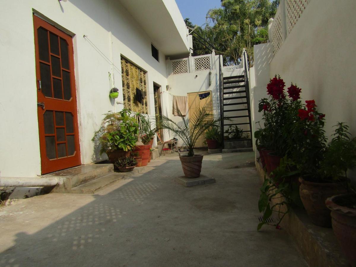 Nadya Homestay For Female & Family ชัยปุระ ภายนอก รูปภาพ